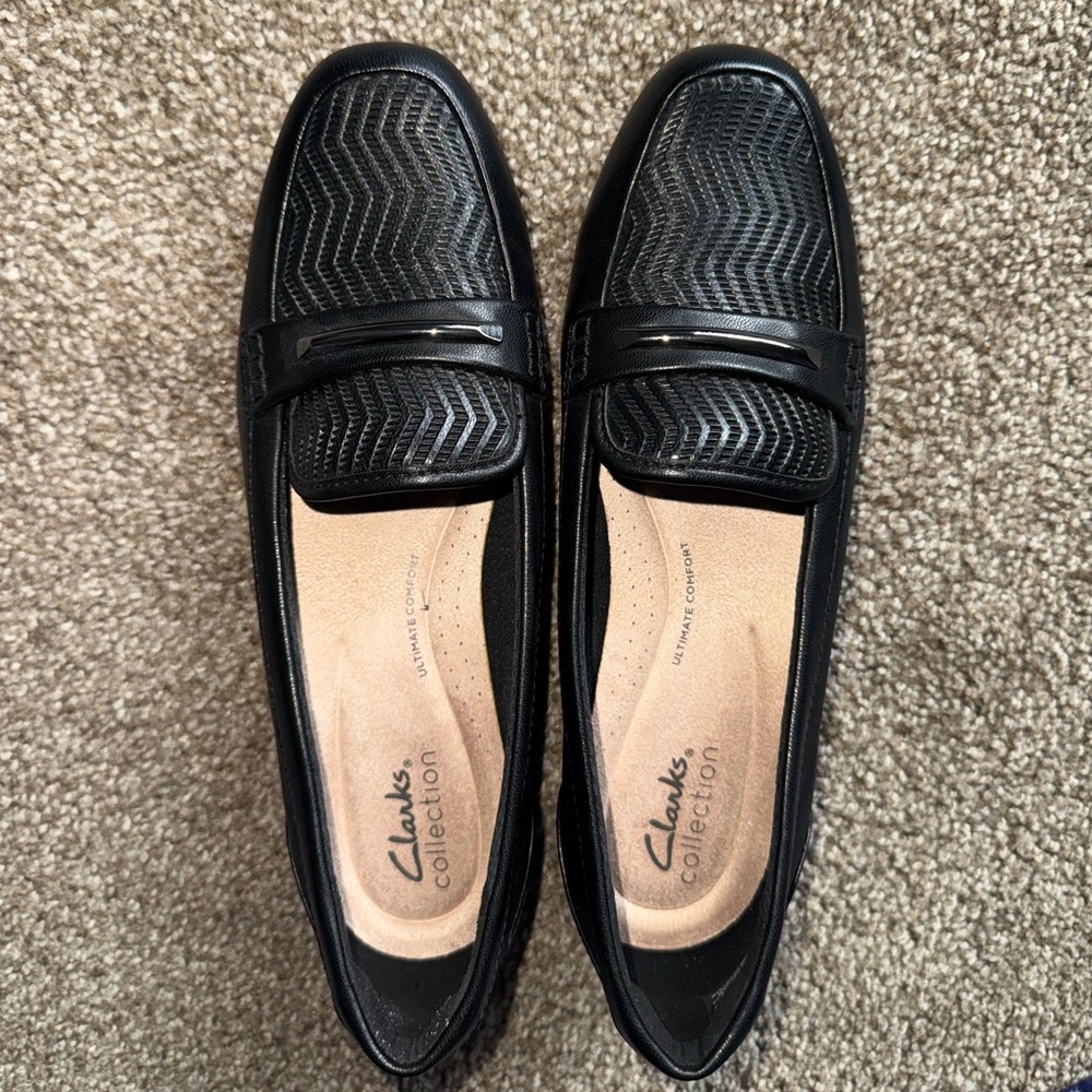 CLARKS JULIET ASTER BLACK / SLIP ON LOAFERS